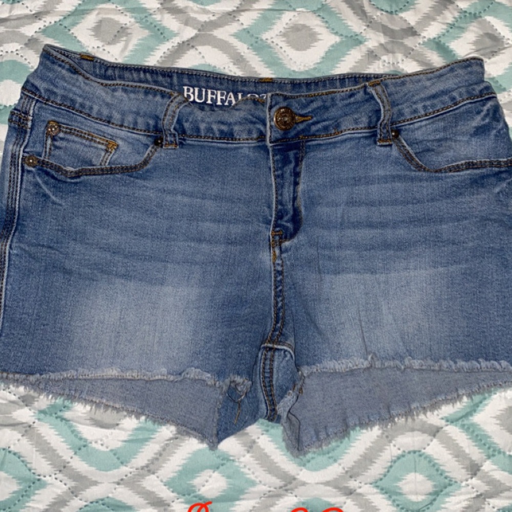 Buffalo Shorts